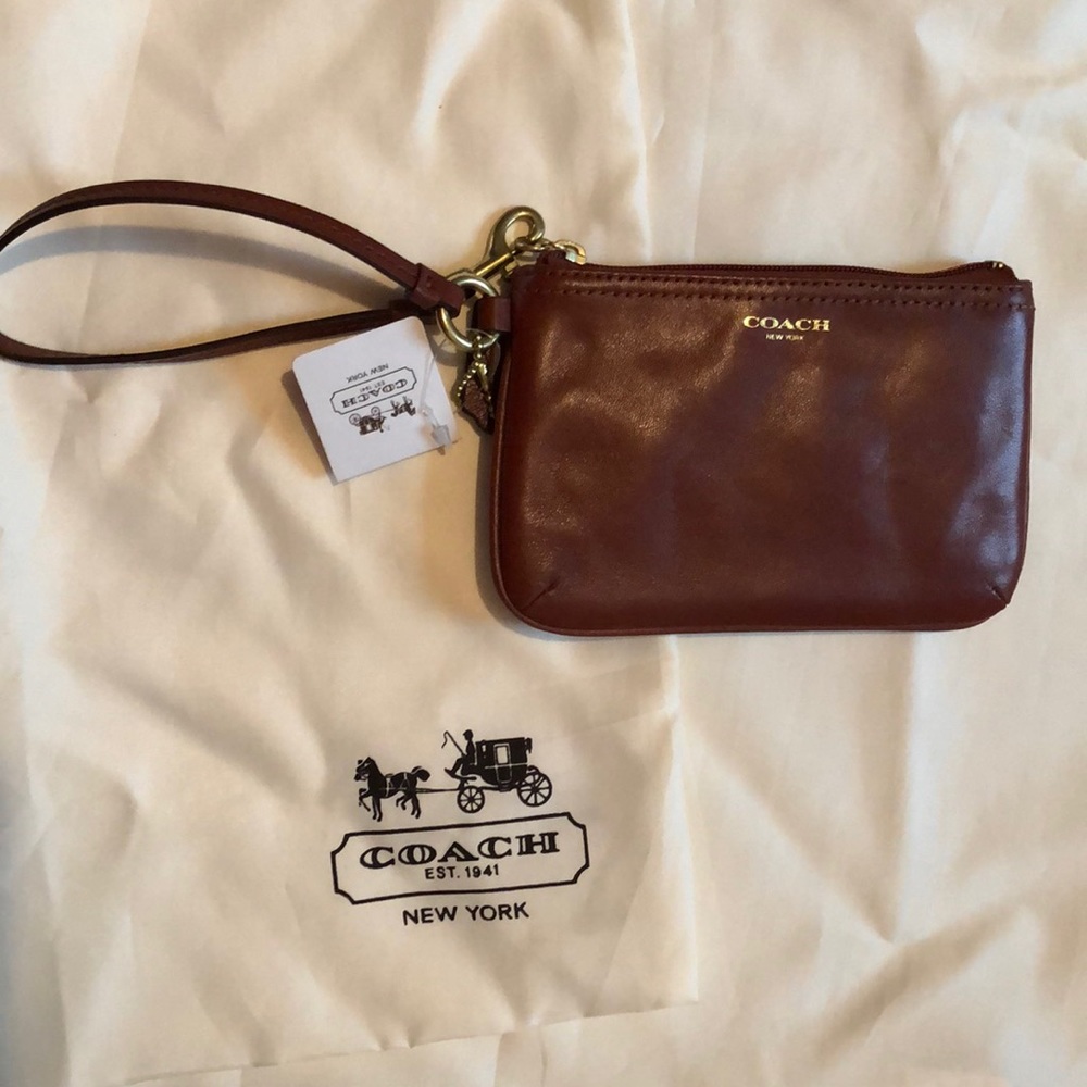 ❤️SOLD❤️: NWT Coach Leather Wristlet